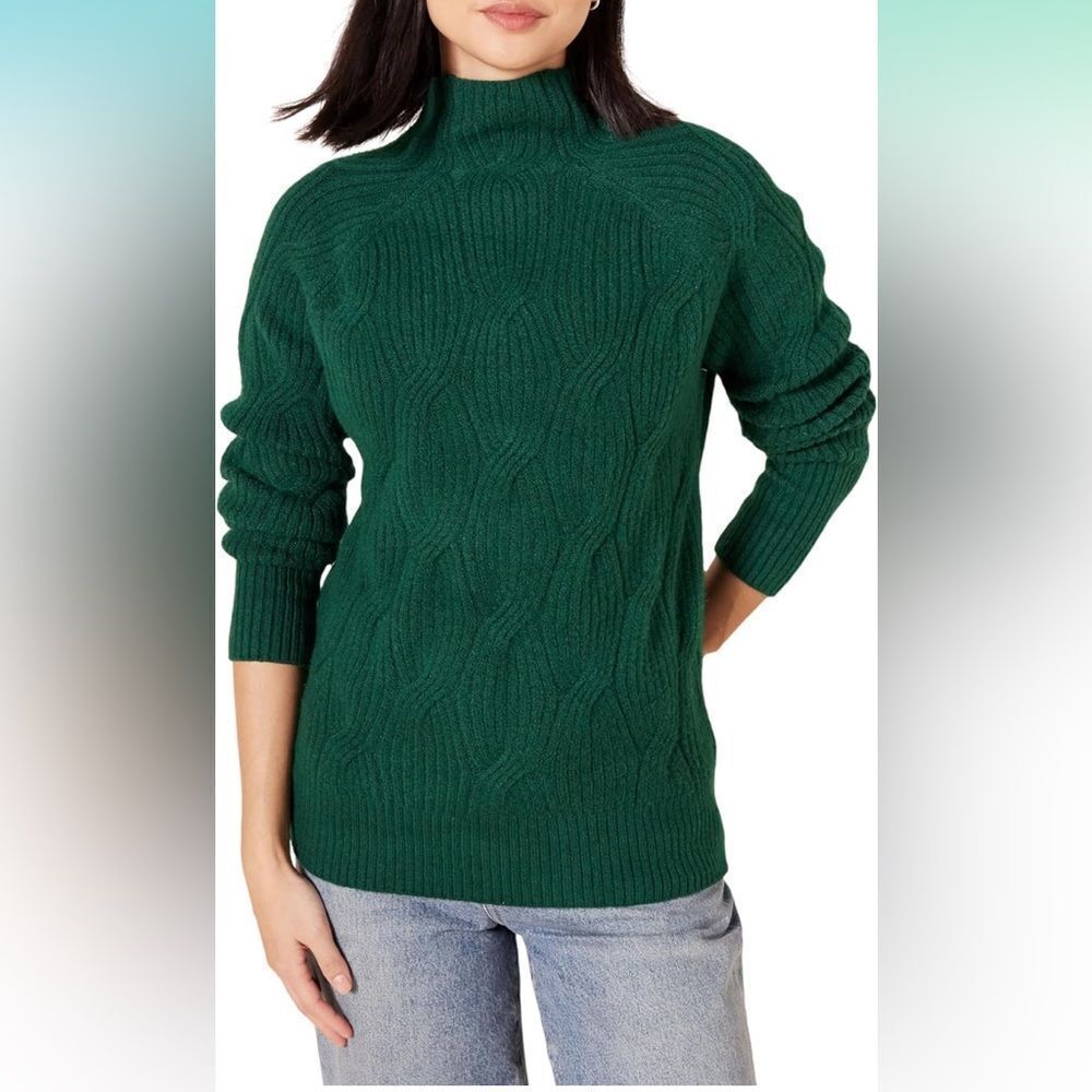 Brand new with Tags Amazon Essentials‎ Soft Touch Cable Knit Sweater Green Small